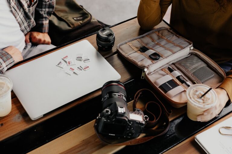 How to Stay Organized While Traveling Abroad